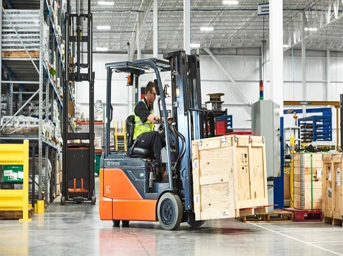 containers of forklift lithium batteries